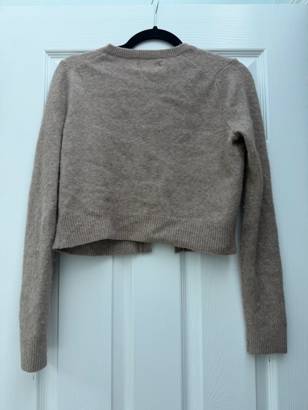 Abercrombie & Fitch Taupe Cropped Button-Front Women's Cardigan - Picture 2 of 5